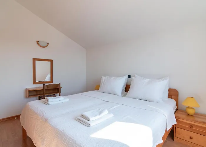 Maison d'hôtes Beachfront Lovro By Pag Tours Šimuni