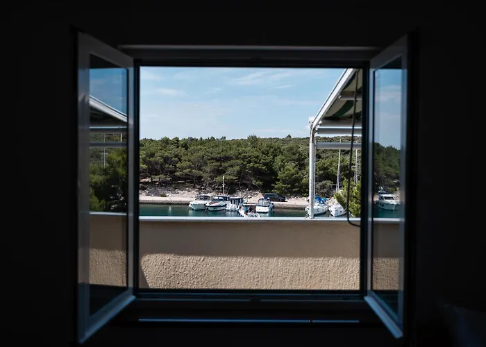 Beachfront Lovro By Pag Tours 4*