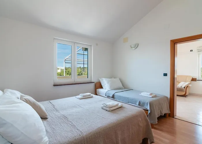 Maison d'hôtes Beachfront Lovro By Pag Tours Šimuni