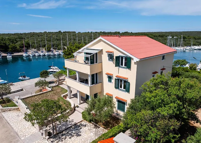 Maison d'hôtes Beachfront Lovro By Pag Tours