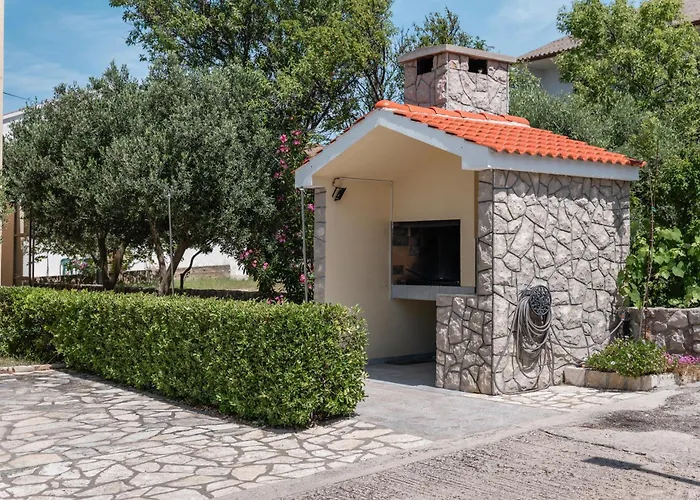 Beachfront Lovro By Pag Tours Maison d'hôtes Šimuni