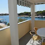 Beachfront Lovro By Pag Tours Gasthof Šimuni