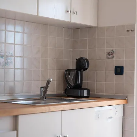 Beachfront Lovro By Pag Tours Gasthuis