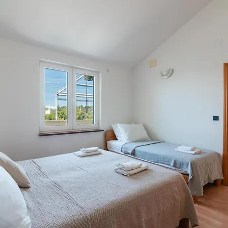 בית הארחה Beachfront Lovro By Pag Tours Šimuni