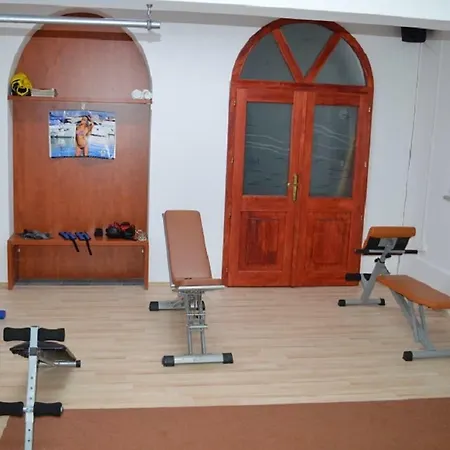בית הארחה Beachfront Lovro By Pag Tours 4*