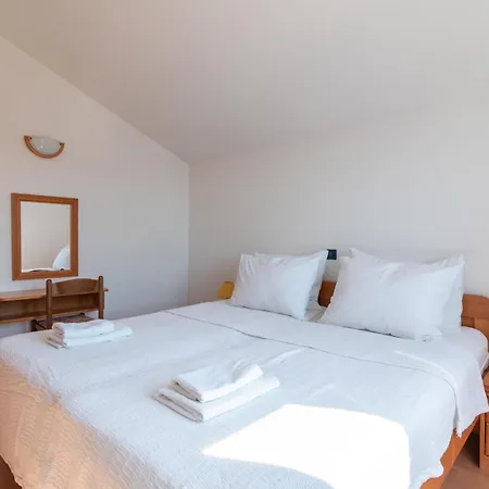 Gasthof Beachfront Lovro By Pag Tours Šimuni