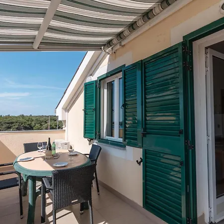 Beachfront Lovro By Pag Tours 4*