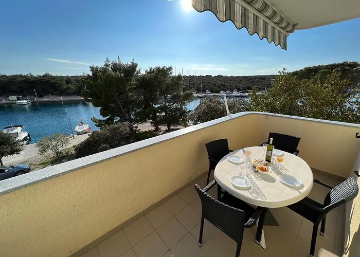 Beachfront Lovro By Pag Tours Guest house Simuni