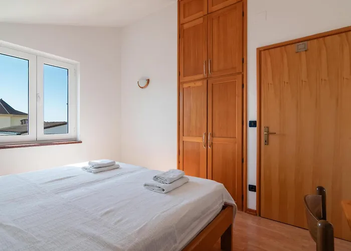 Beachfront Lovro By Pag Tours Simuni