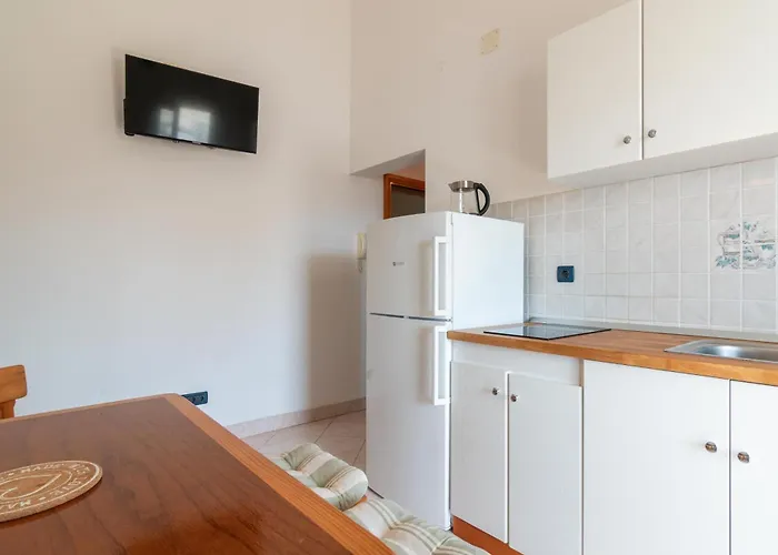 Beachfront Lovro By Pag Tours Guest house Simuni