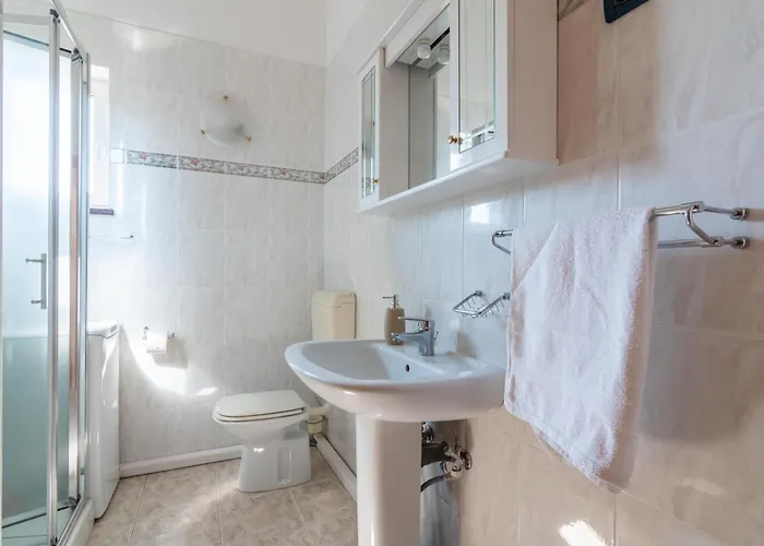 Beachfront Lovro By Pag Tours Guest house Simuni