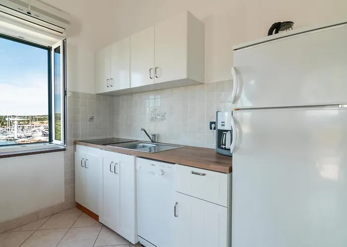 Guest house Beachfront Lovro By Pag Tours