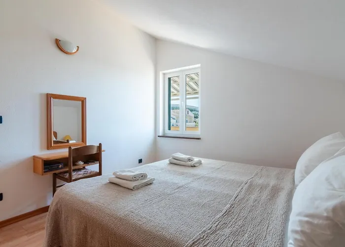 Beachfront Lovro By Pag Tours Simuni