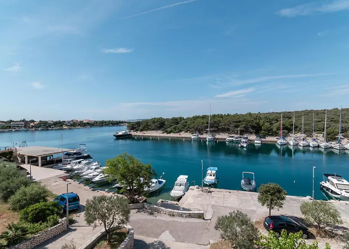 Beachfront Lovro By Pag Tours Guest house Simuni