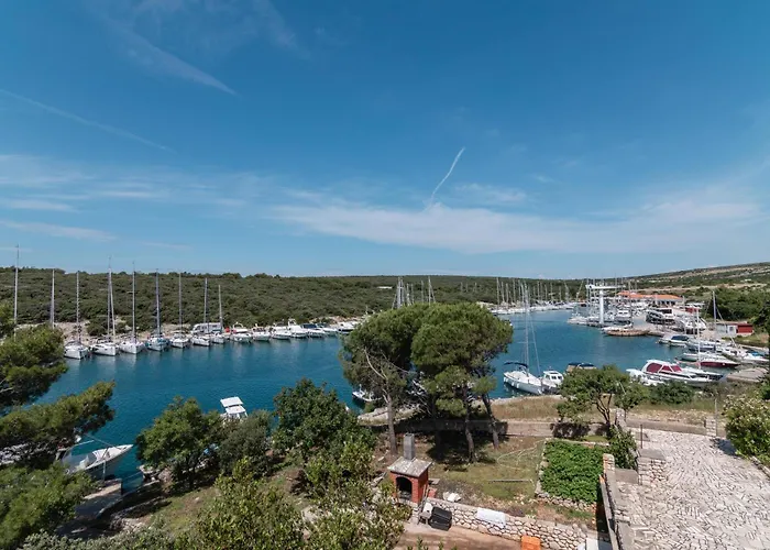 Beachfront Lovro By Pag Tours Guest house Simuni